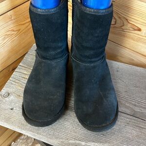 Emu Black Suede Ankle Calf Boots Womens size 8 Merino Wool Lining Warm Y2K Retro